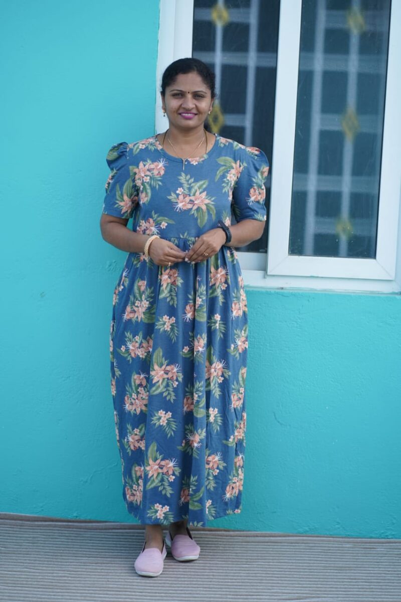 Non Feeding Maxi Blue Flowers