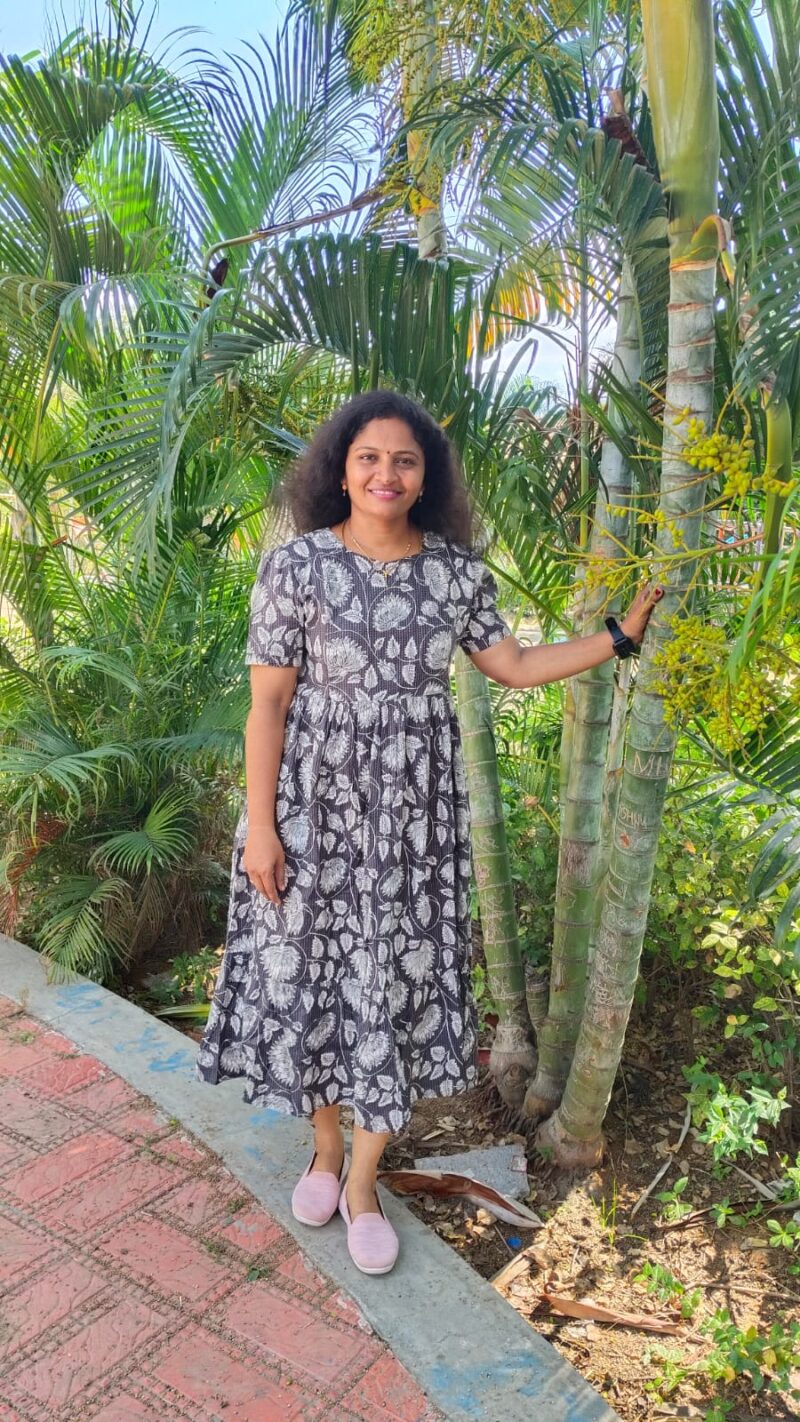 Feeding kurti Black and White Flowers