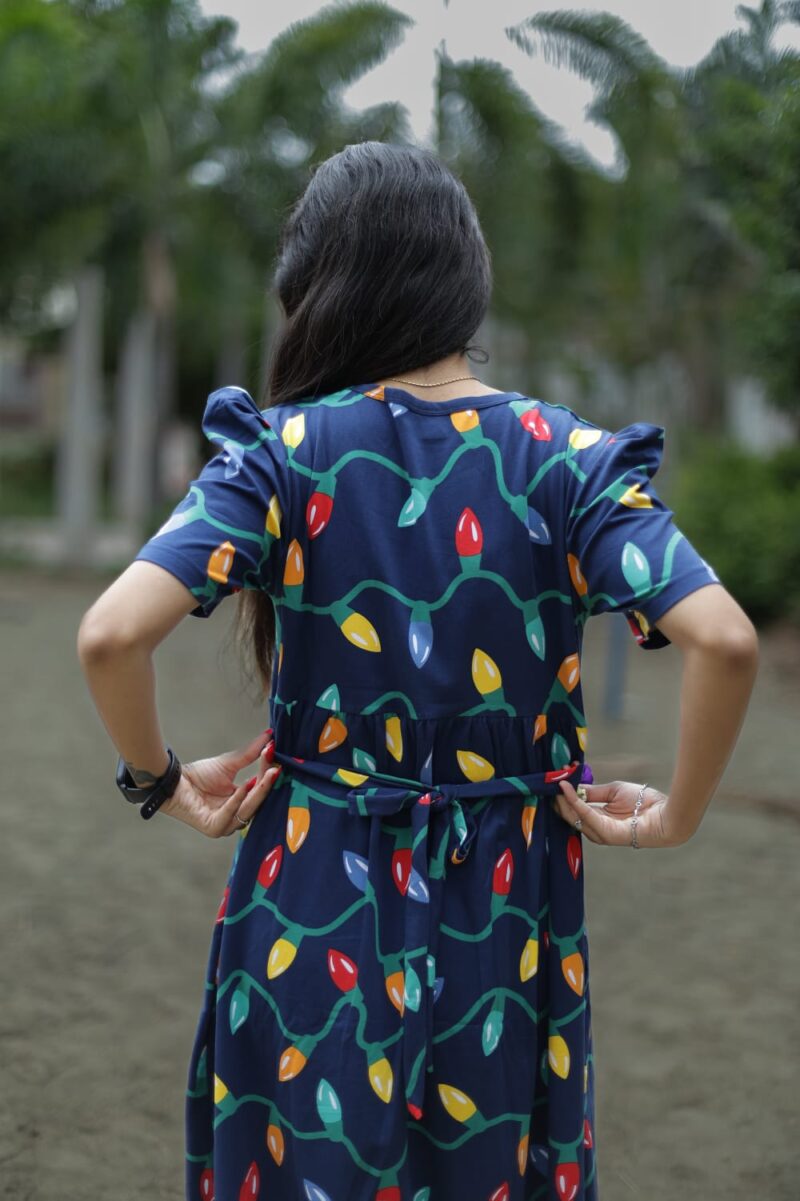 Feeding wear Navy blue with colorful light waves