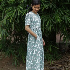 Feeding wear light green with white leaf