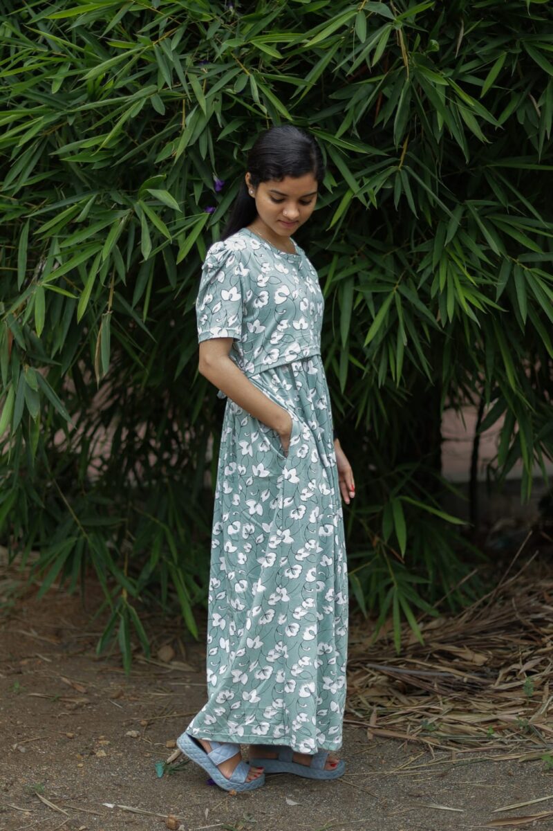 Feeding wear light green with white leaf