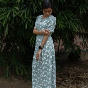 Feeding wear light green with white leaf
