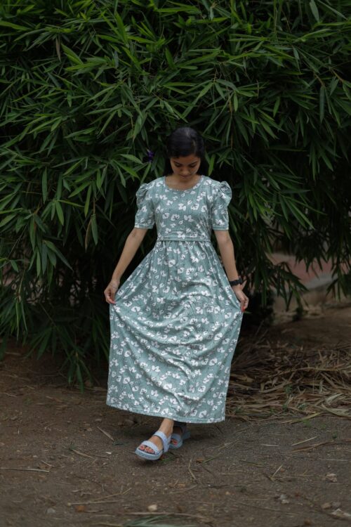 Feeding wear light green with white leaf