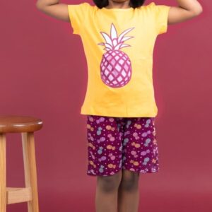 Girl's T-shirt & shorts yellow color