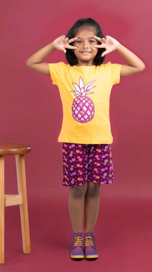 Girl's T-shirt & shorts yellow color