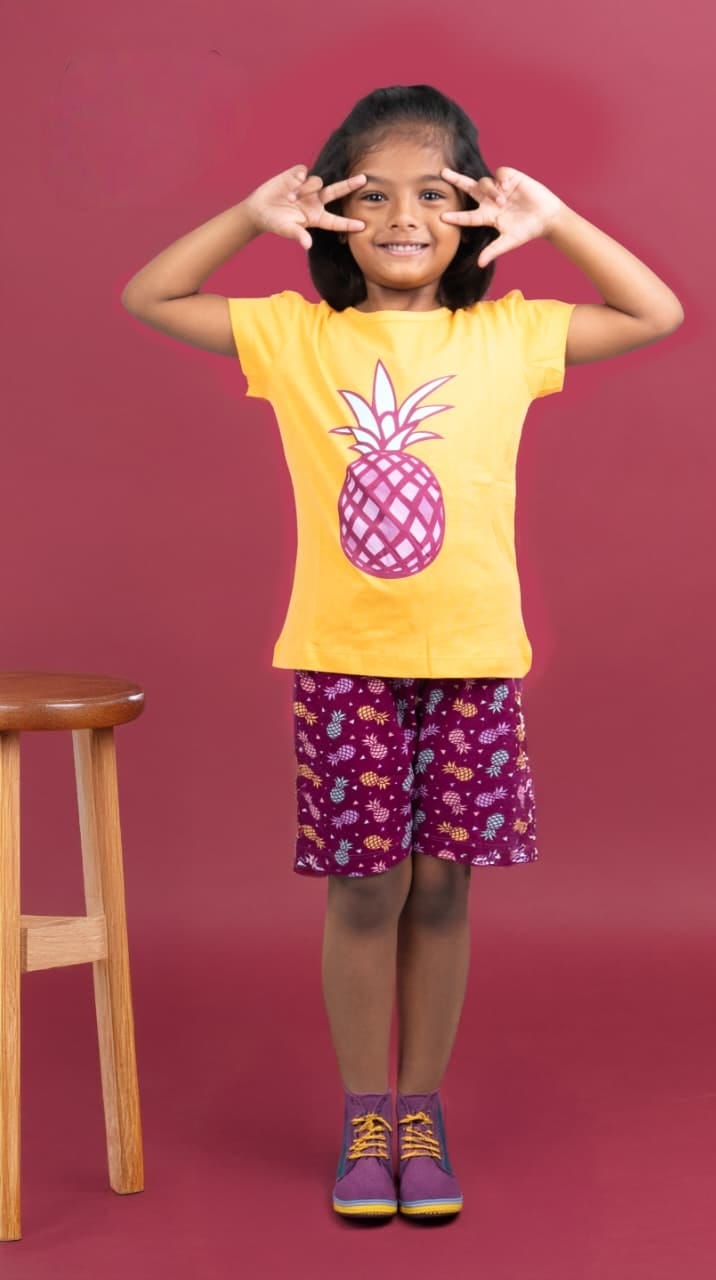 Girl's T-shirt & shorts yellow color