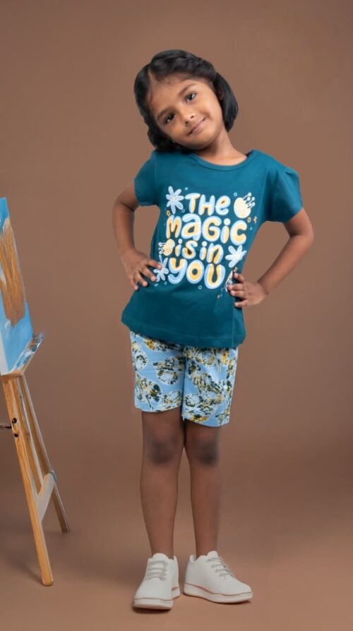 Girl's T-shirt & Shorts set Bottle Green color