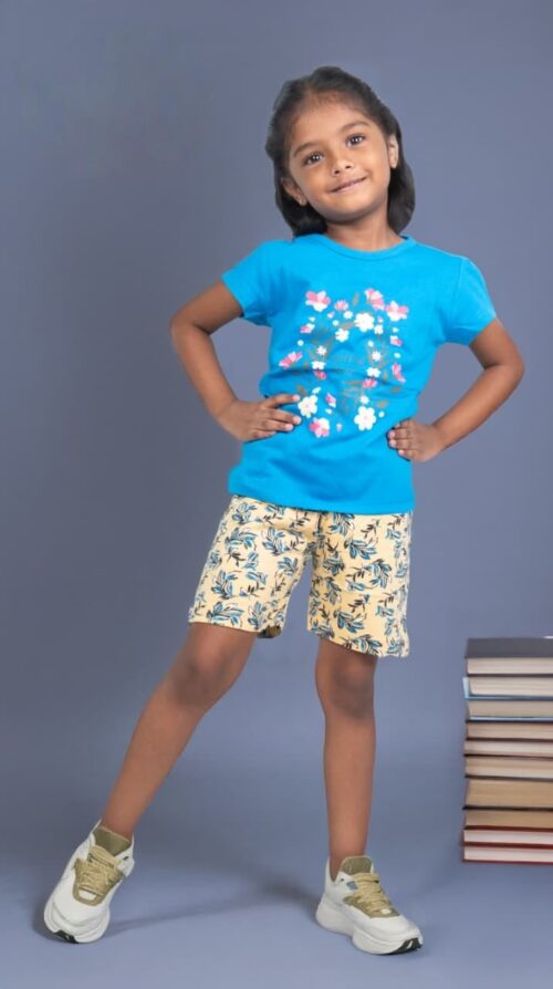 Girl's t-shirt & shorts Sky-blue color
